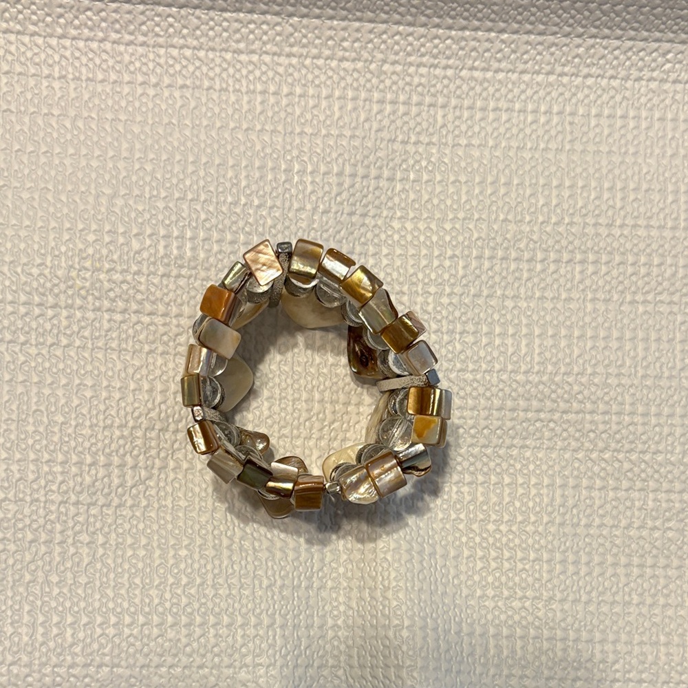 Elegant Raw Mother of Pearl Beaded stretch Bracelet - Picture 5 of 5